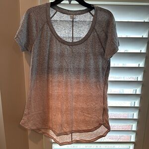 CALIA by Carrie Underwood Grey bleed to light peach Top.Sz L Like New Condition